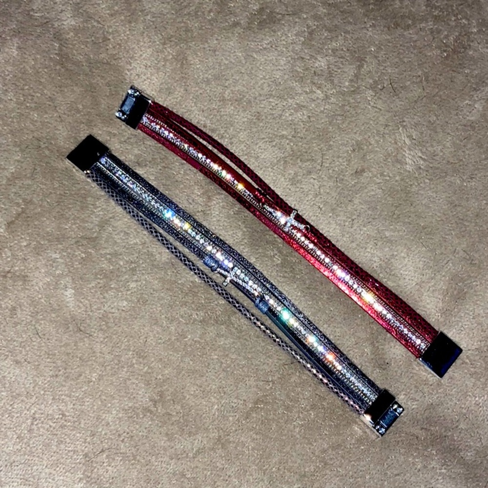 2 magnetic bracelets